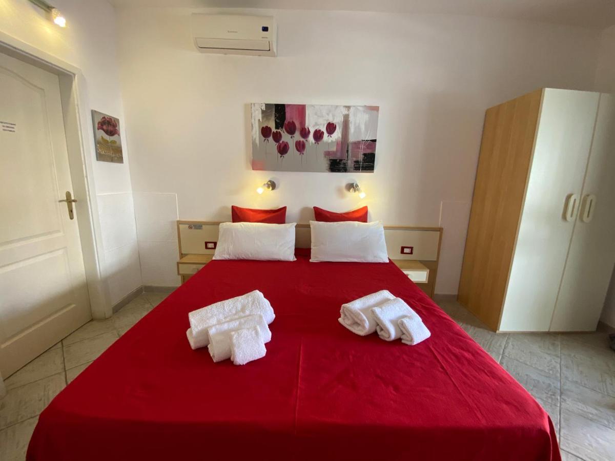 B&B Petite Maison Посада Экстерьер фото
